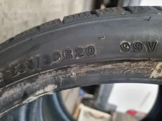 Neumáticos Invierno 285/30R20 99V