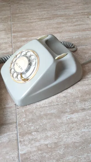 Teléfono Heraldo Gris Antiguo