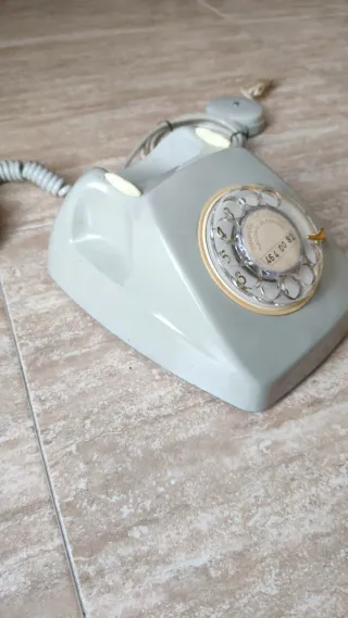 Teléfono Heraldo Gris Antiguo