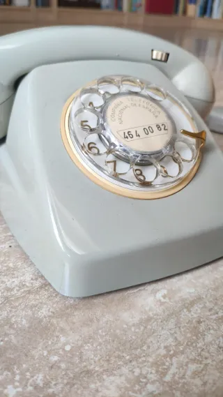 Teléfono Heraldo Gris Antiguo