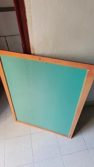 Espejo de madera de nogal