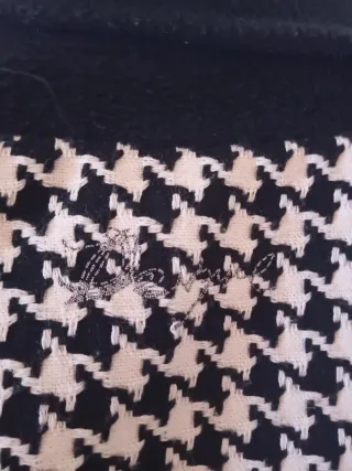 Abrigo estampado blanco y negro