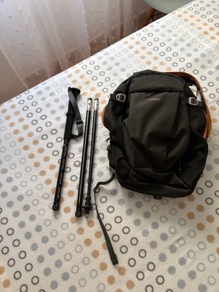 Mochila senderismo Quechua + palo de Trekking