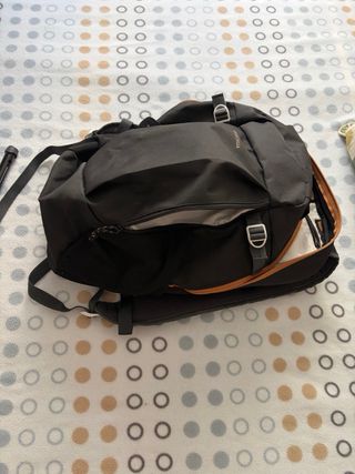 Mochila senderismo Quechua + palo de Trekking