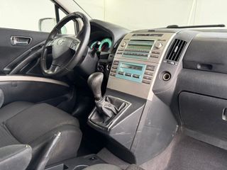 TOYOTA COROLLA VERSO 7PZ  2.2 D4-D 136CV MANUAL