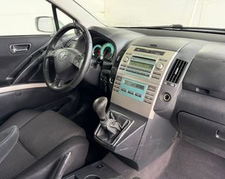 TOYOTA COROLLA VERSO 7PZ  2.2 D4-D 136CV MANUAL
