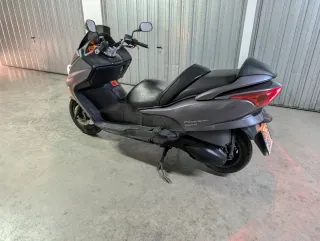 Honda Forza 250 (2005-2006) – 37.000 km –