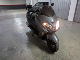 Honda Forza 250 (2005-2006) – 37.000 km –