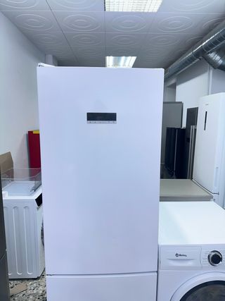 Lavadora Balay y Nevera Saivod con Garantía