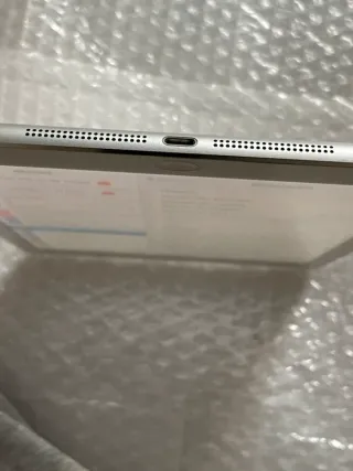 iPad Air 9.7” 16GB Wi-Fi Blanco/Plata – Funciona P