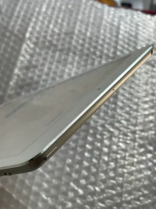 iPad Air 9.7” 16GB Wi-Fi Blanco/Plata – Funciona P