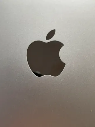 iPad Air 9.7” 16GB Wi-Fi Blanco/Plata – Funciona P