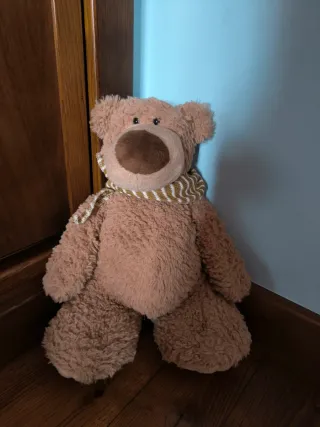 Ursinho de pelúcia fofo