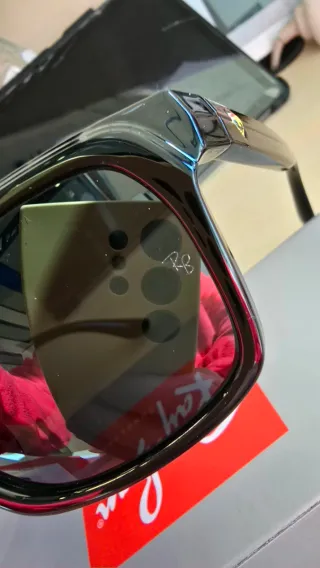 Gafas de sol Ray-Ban RB4393 edición Ferrari.