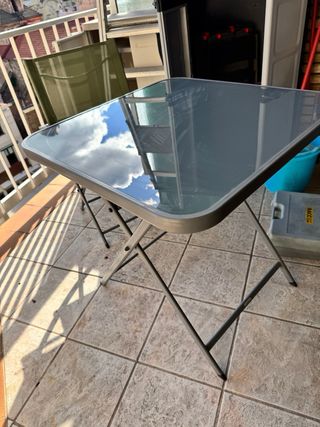 Juego de mesa y 2 sillas de jardín