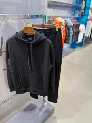 Tuta Lacoste grigia e bianca