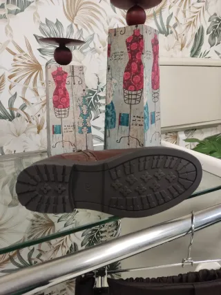 Botín marrón chocolate plano