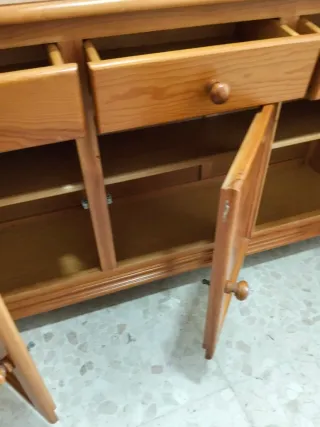 Aparador y mueble colgante