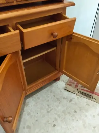 Aparador y mueble colgante