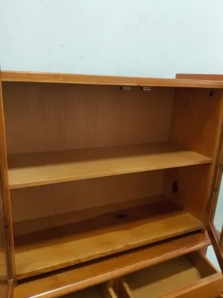 Aparador y mueble colgante