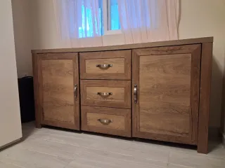 Aparador de madera rústico