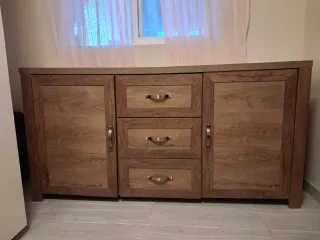 Aparador de madera rústico