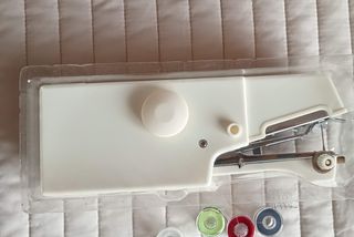 Máquina de coser portátil