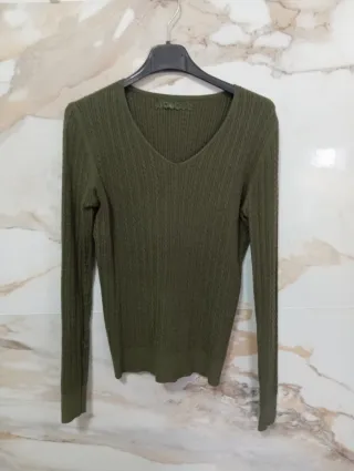 Jersey verde de punto trenzado