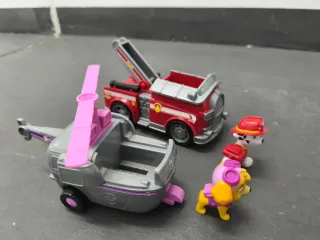 2 Vehículos Patrulla Canina y muñeco