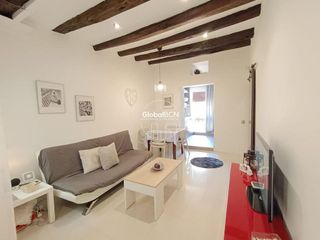 Piso en venta en El Raval en Barcelona