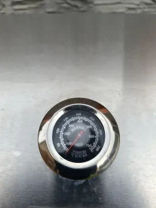 Barbacoa de gas negra y plateada