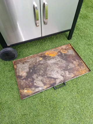 Barbacoa de gas negra y plateada