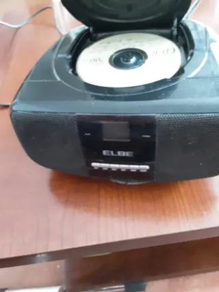 Radio CD Portátil Negro