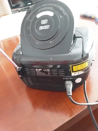 Radio CD Portátil Negro