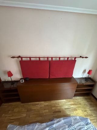 Cabecero madera con balda lateral