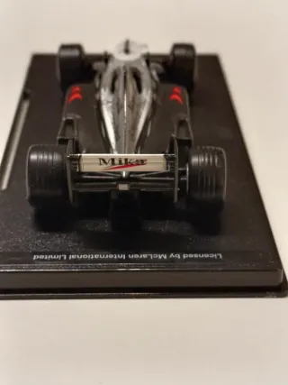 Maqueta F1 McLaren Mercedes MP4 1999 1:43