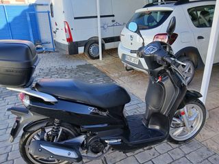 Moto Peugeot Tweet 125cc Negra
