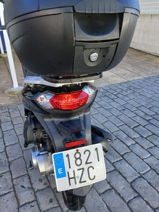 Moto Peugeot Tweet 125cc Negra