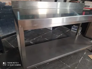 Mesa de acero inoxidable