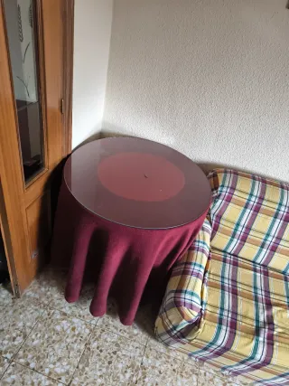 Conjunto sofás y mesa camilla