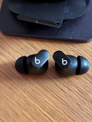 Beats Studio Buds Negros