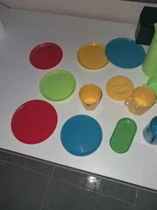Juego de vajilla y cubiertos de juguete