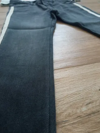 Conjunto niña 3-4 años: camiseta y pantalón.