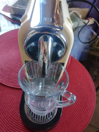 Cafetera Nespresso DeLonghi Citiz Crema