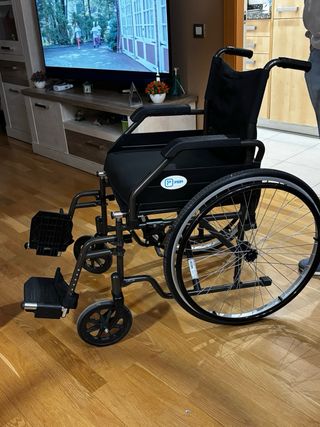 SILLA DE RUEDAS NUEVA PLEGABLE