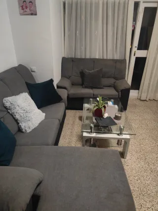 Sofá 2 plazas y chaiselongue gris