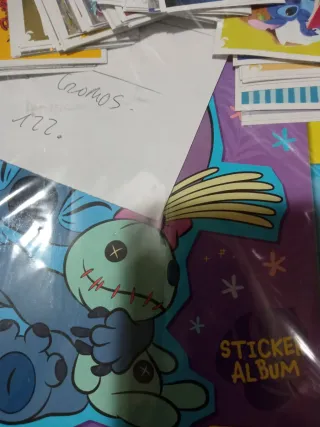 189 Cromos diferentes de Stitch scrapbook