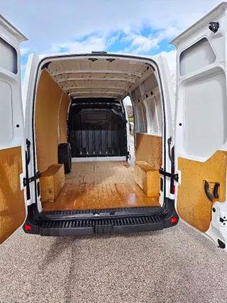 Nissan Interstar 2024