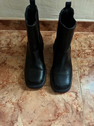 Botas negras talla 38