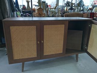 Aparador estilo mid‐century rejilla madera